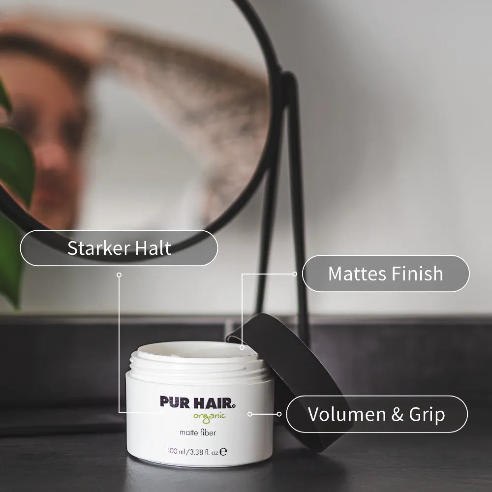 PUR HAIR Organic Matte Fiber in runder weißer Dose mit schwarzem Schraubdeckel, 100 ml