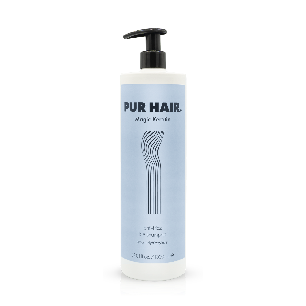 PUR HAIR Magic Keratin Shampoo, 1000 ml Flasche in hellblau mit schwarzem Pumpspender