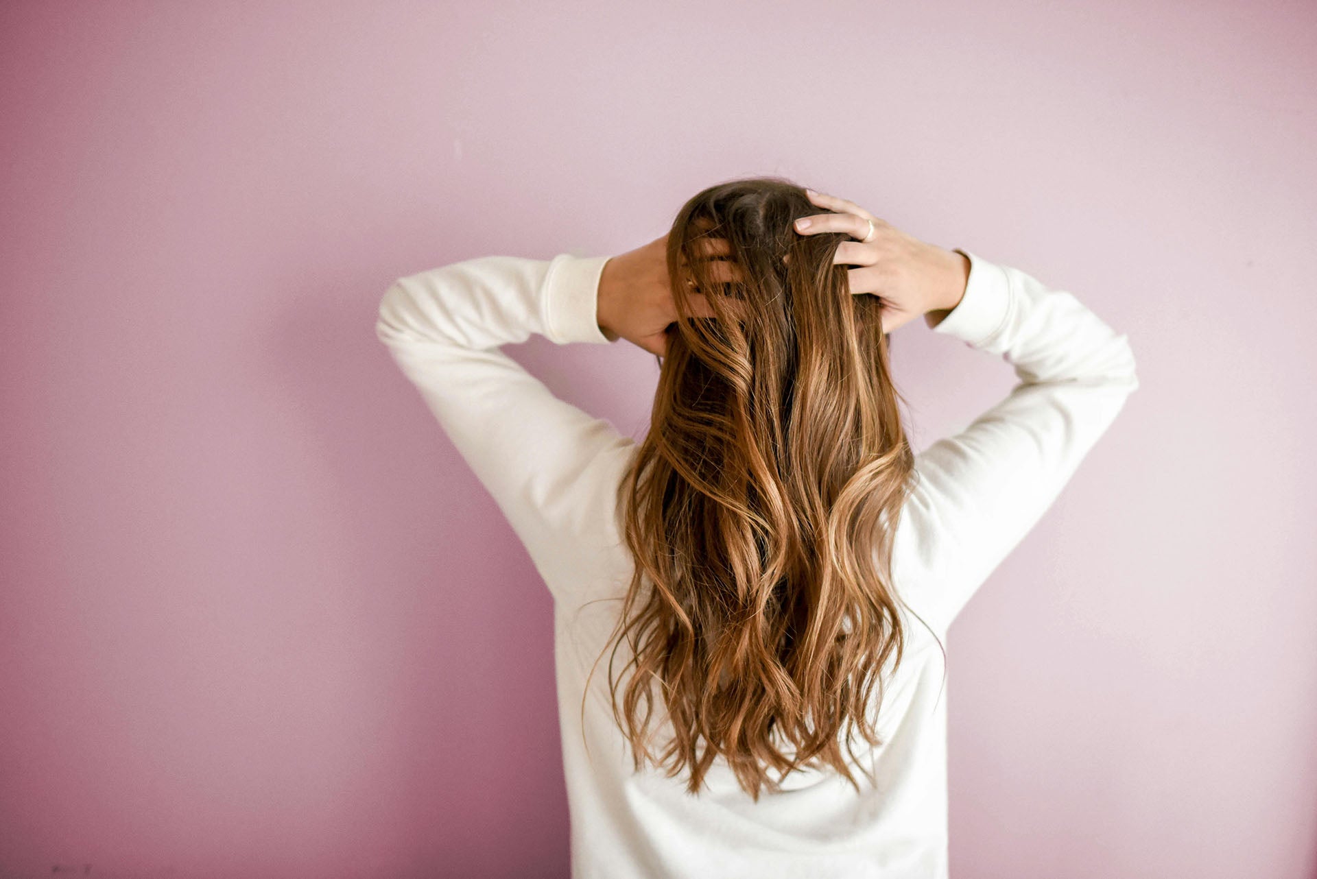So bekommst du gesundes, langes Haar wie Rapunzel: Tipps und Tricks