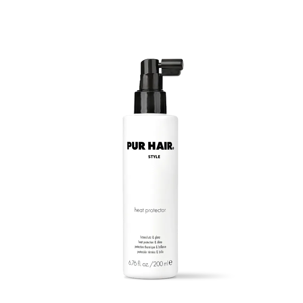 Weiße Flasche des PUR HAIR Heat Protectors mit schwarzem Pumpspender auf transparentem Hintergrund.