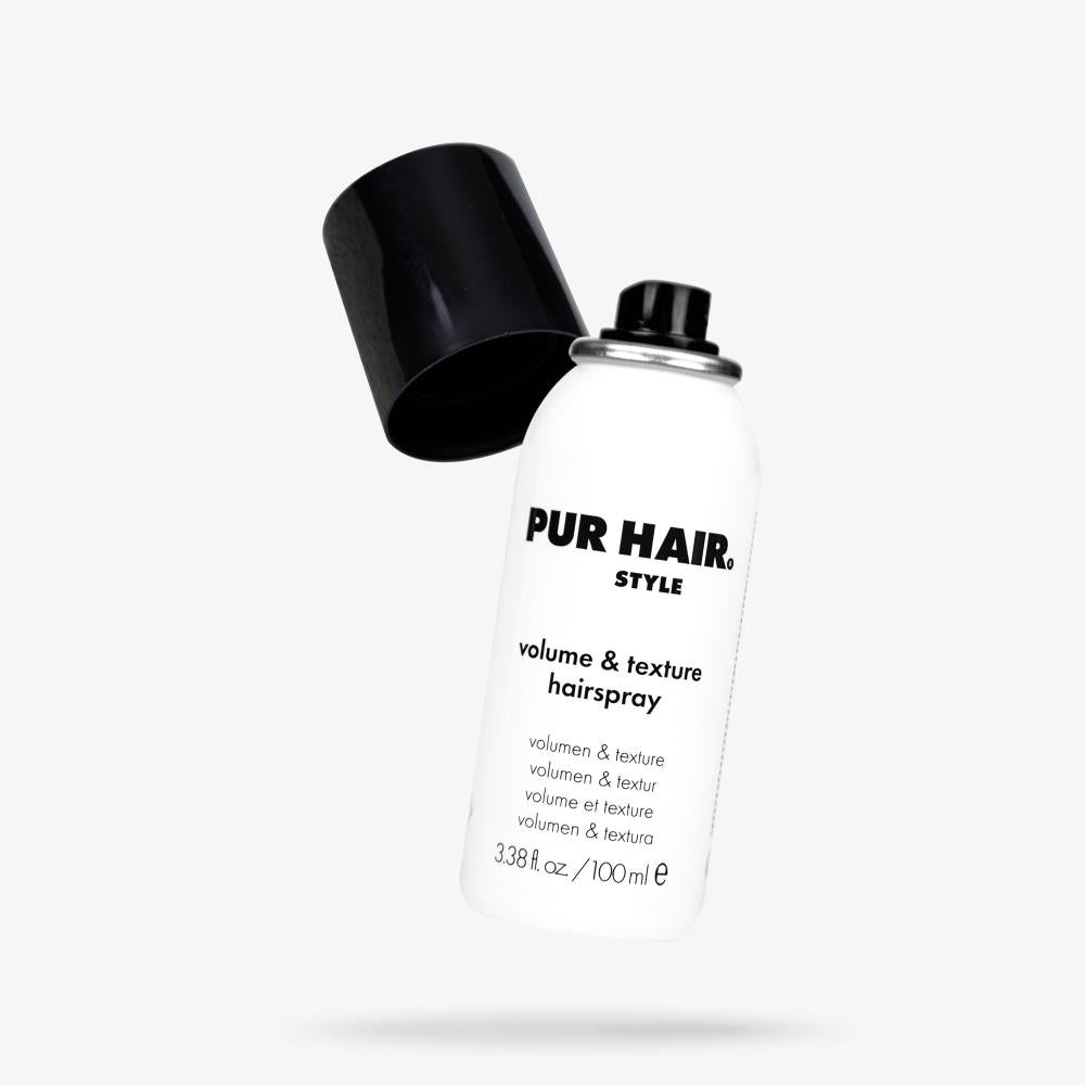 PUR HAIR Style Volume & Texture Hairspray in weißer 100-ml-Spraydose mit schwarzem Deckel, Produkt leicht schräg mit geöffnetem Deckel